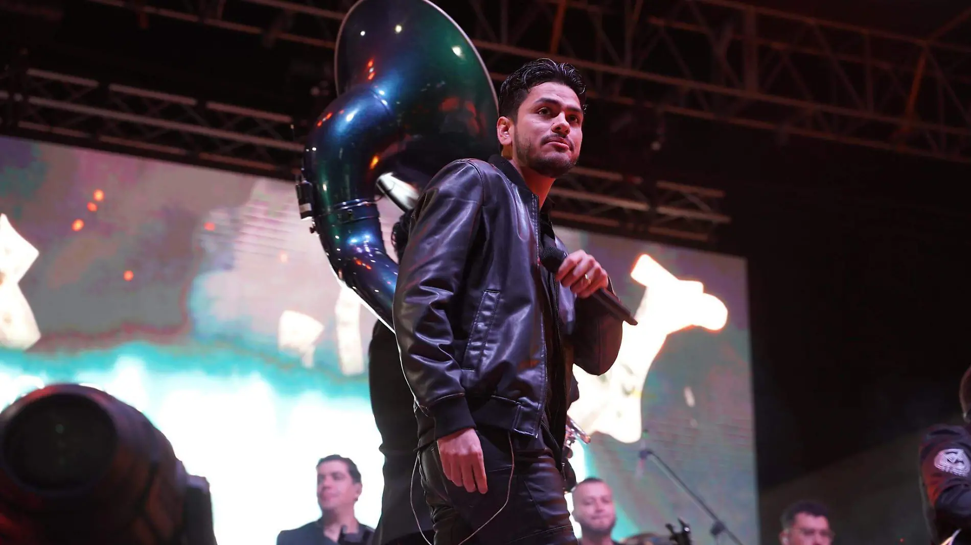 Virlán García en concierto en San Luis río Colorado